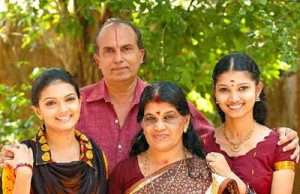 Saranya Mohan parents father Mohan and mother Kalamandalam Devi