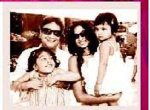 Vinay Pathak Wife Sonika Sahay & Children