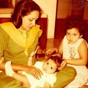 Ahana Deol Childhood pictures  4